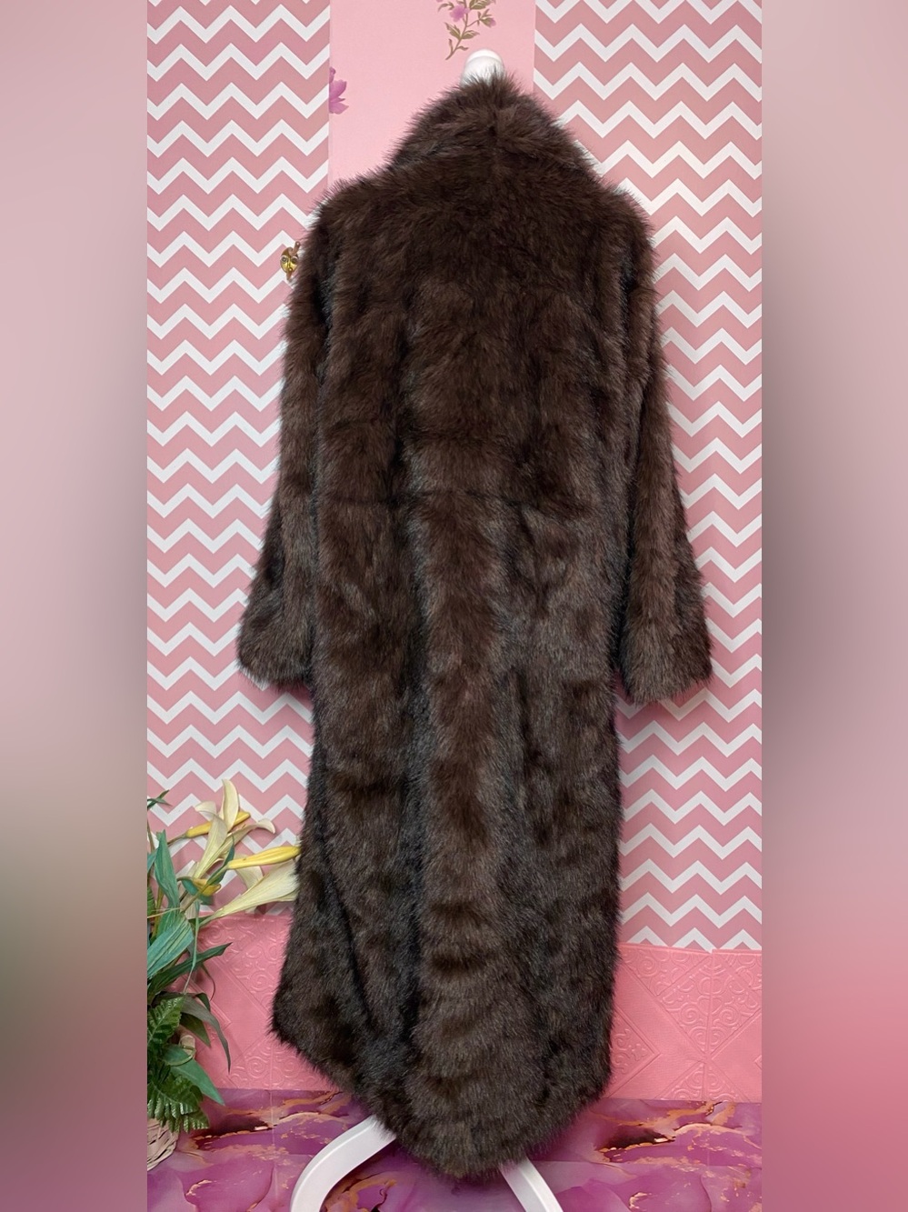 🎀🌷 Long Brown Luxurious Faux Fur Coat 🌷🎀 NWT - Picture 5 of 10
